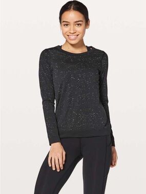 Lululemon Swiftly Tech Long Sleeve Breeze in Black and White-Relaxed Fit